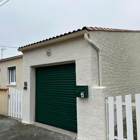Holiday home Iska - 6velos-calme-piscine-moderne-centre-port-plages