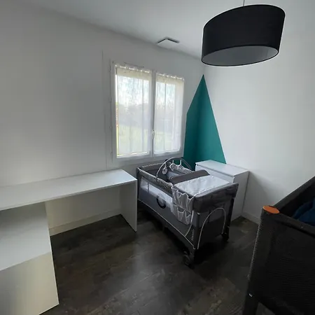 Iska - 6velos-calme-piscine-moderne-centre-port-plages *