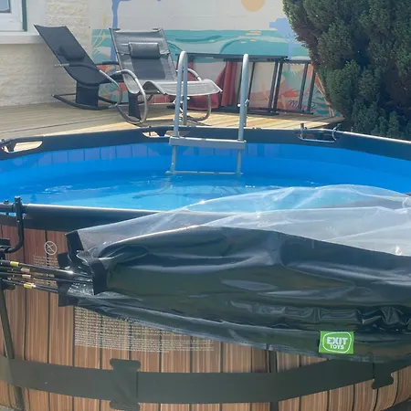 Hébergement de vacances Iska - 6velos-calme-piscine-moderne-centre-port-plages *